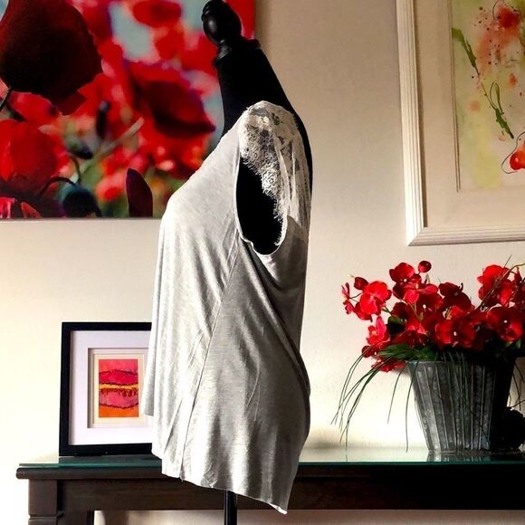 POL Flutter Lace Sleeves Heather Grey V neck Top Small - Picture 3 of 8